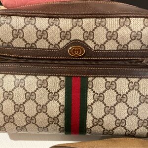 Gucci Vintage Sherry Linen Monogram  Bag in great condition!